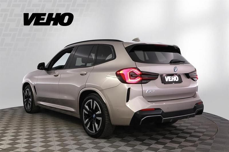 Käytetty BMW iX3 Shadowline 210 kW (286 HP) 2022 Hopea Katumaasturi