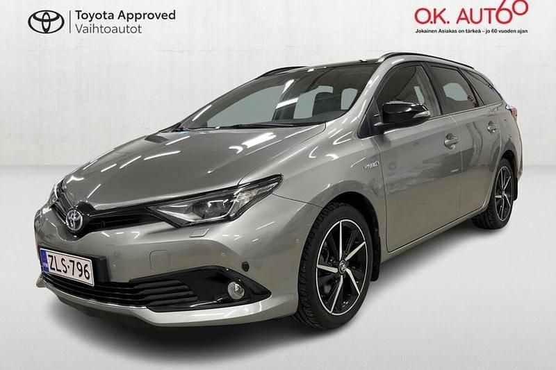 Käytetty Toyota Auris Touring Sports Edition 99 HP (72 kW) 2017 Harmaa Farmari