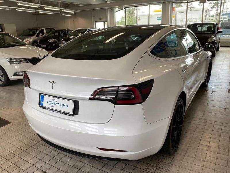 Käytetty Tesla Model 3 Standard Range 239 kW (325 HP) 2020 Sedan