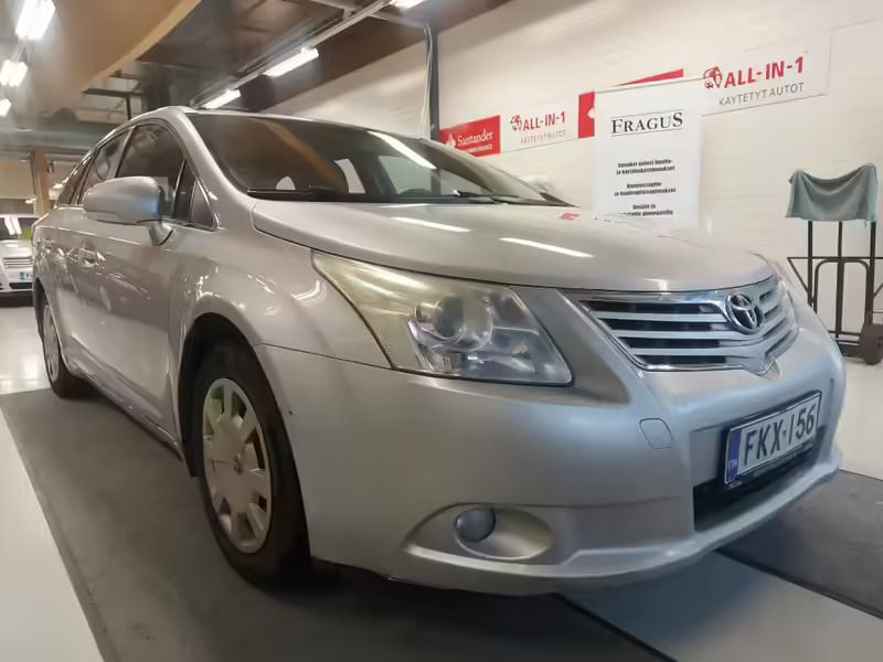 Sininen Käytetty 1999 Toyota Avensis Terra Viistoperä | 2 990 € - Kuva 1/4