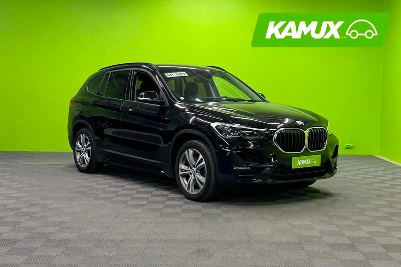 Musta Käytetty 2020 BMW X1 Sport Line Katumaasturi | 26 970 € (Perustarjous) - Kuva 1/4
