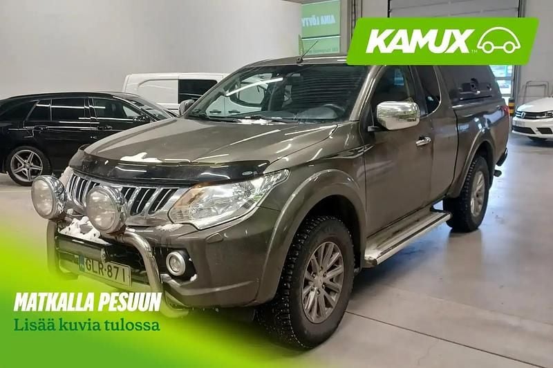 Käytetty Mitsubishi L200 181 HP (133 kW) 2015 Vihreä Nouto