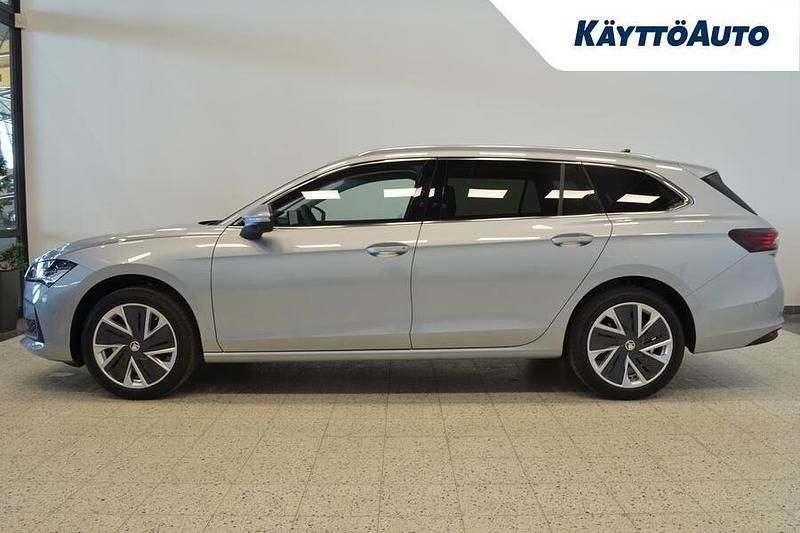 Käytetty Skoda Superb Style 204 HP (150 kW) 2024 Harmaa Farmari
