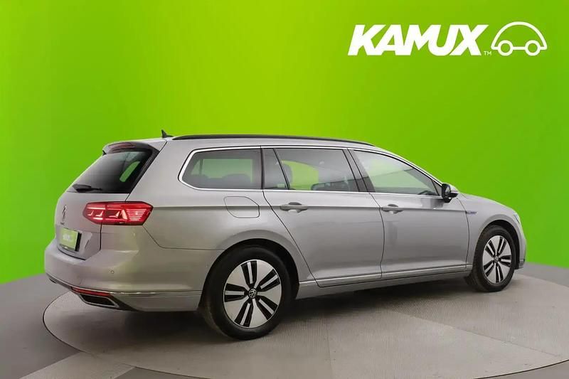 Käytetty VW Passat GTE 156 HP (114 kW) 2022 Hopea / harmaa Farmari