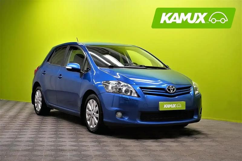 Sininen Käytetty 2012 Toyota Auris Edition Sedan | 8 280 € (Perustarjous) - Kuva 1/4