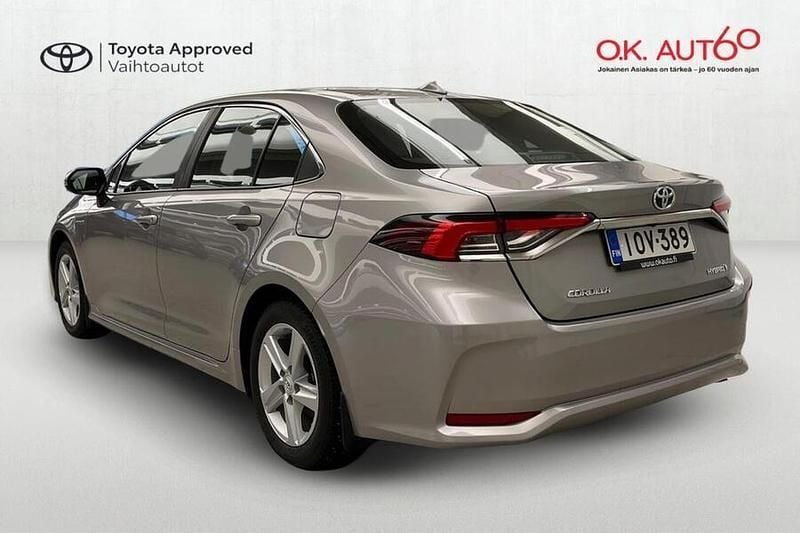 Käytetty Toyota Corolla Active 121 HP (88 kW) 2021 Hopea Sedan