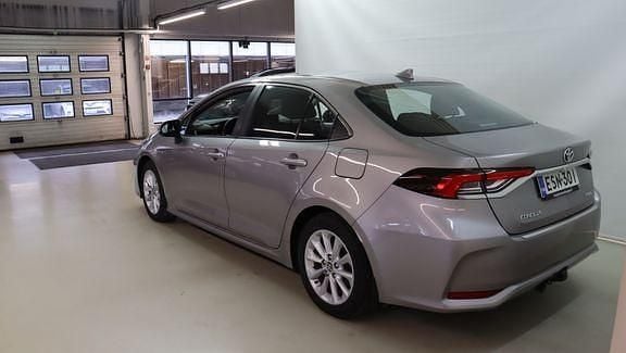 Käytetty Toyota Corolla Active 97 HP (71 kW) 2020 Hopea Sedan