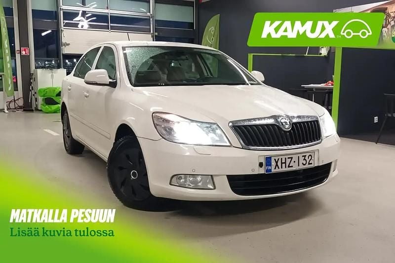 Valkoinen Käytetty 2012 Skoda Octavia Elegance Sedan | 4 500 € (Hyvä tarjous) - Kuva 1/4