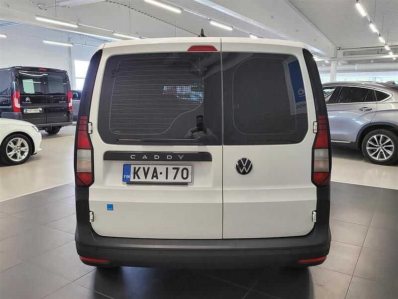 Käytetty VW Caddy 102 HP (75 kW) 2022 Tila-auto