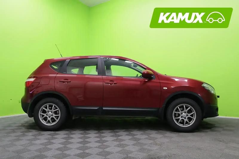 Käytetty Nissan Qashqai Acenta 114 HP (83 kW) 2010 Punainen Katumaasturi
