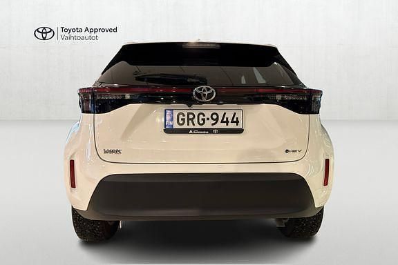 Käytetty Toyota Yaris Cross 116 HP (85 kW) 2025 040 Katumaasturi