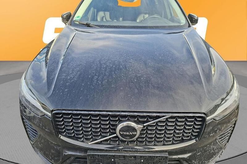Käytetty Volvo XC60 Plus 350 HP (257 kW) 2023 Katumaasturi