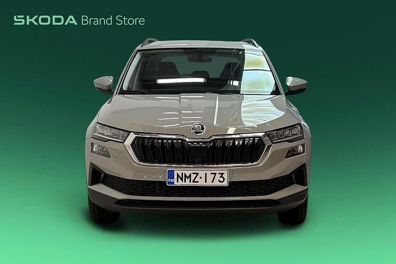 Käytetty Skoda Karoq Ambition 150 HP (110 kW) 2023 Katumaasturi