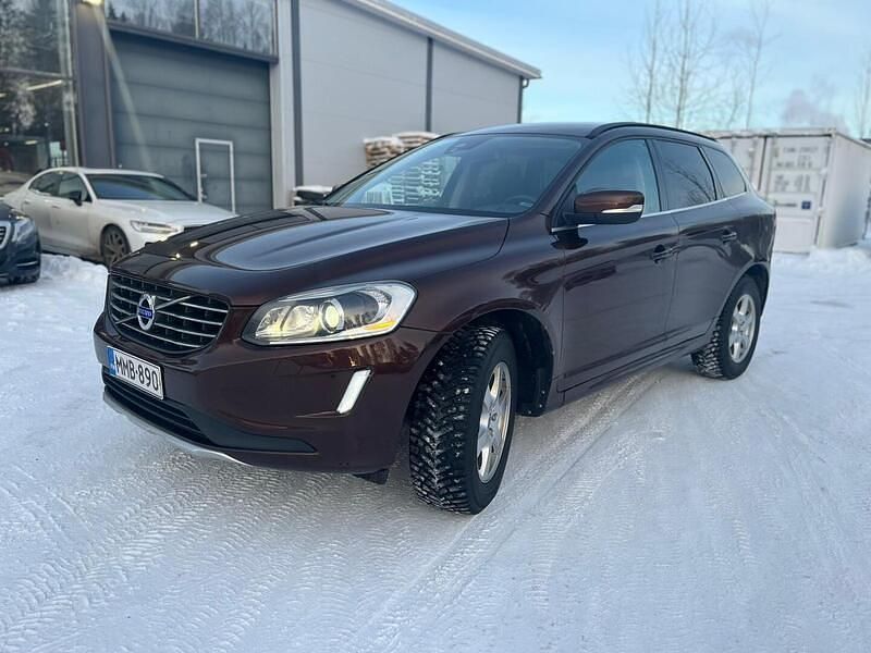 Käytetty Volvo XC60 Business Edition 181 HP (133 kW) 2014 Katumaasturi
