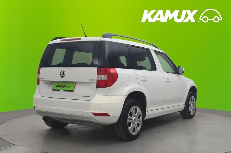 Käytetty Skoda Yeti GreenLine 105 HP (77 kW) 2015 Valkoinen Katumaasturi