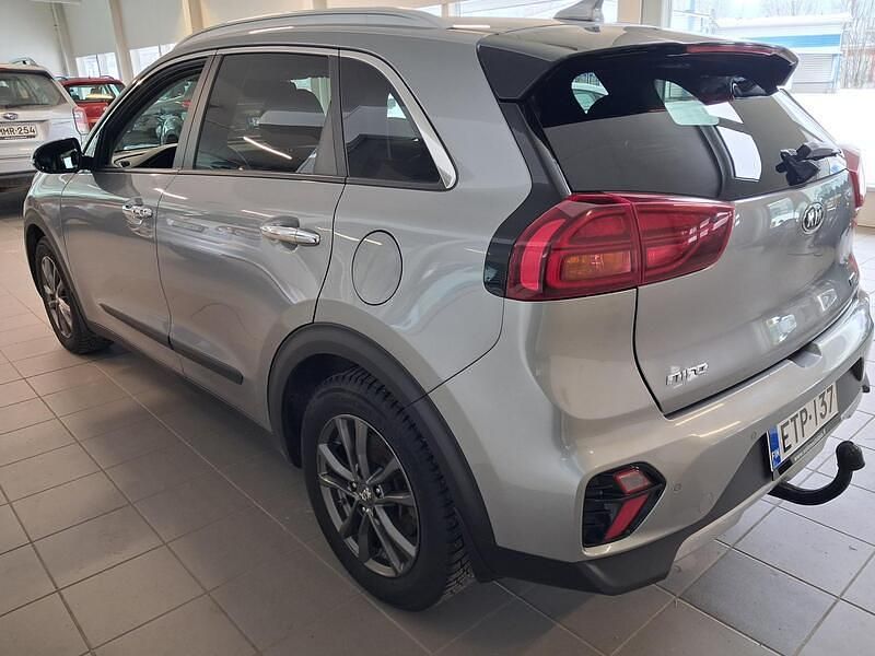 Käytetty Kia Niro EX 140 HP (102 kW) 2021 Harmaa Katumaasturi