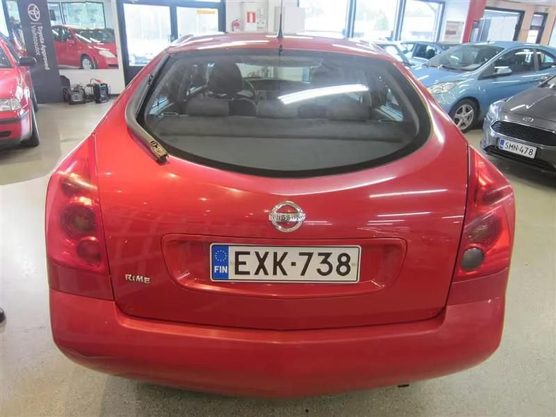 Käytetty Nissan Primera Visia 148 HP (108 kW) 2005 Punainen Viistoperä