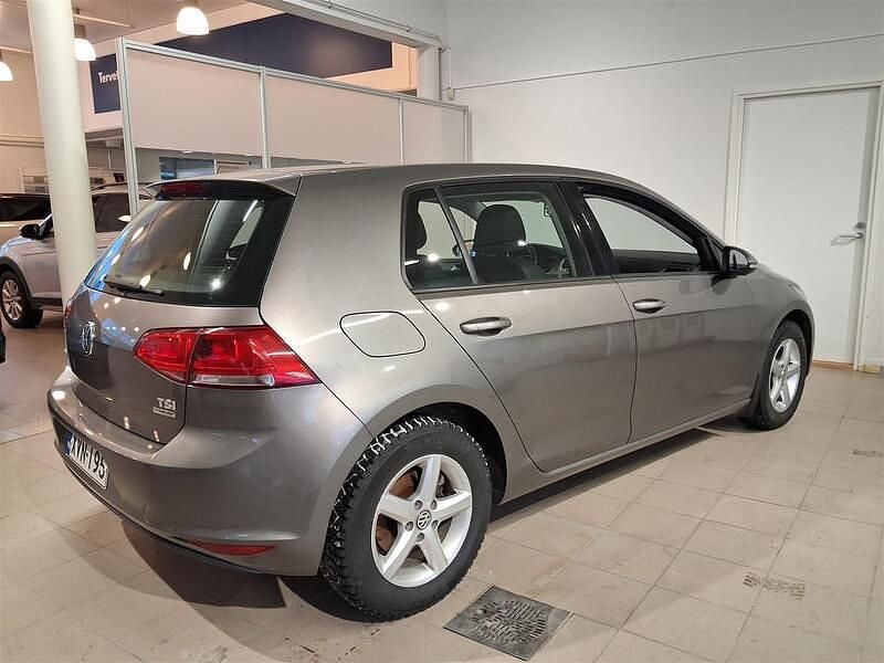 Käytetty VW Golf VII Comfortline 105 HP (77 kW) 2014 Harmaa Viistoperä