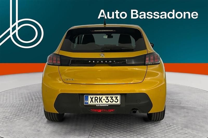 Käytetty Peugeot 208 Active 101 HP (74 kW) 2022 Viistoperä