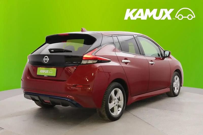 Käytetty Nissan Leaf N-Connecta 110 kW (150 HP) 2022 Punainen Viistoperä