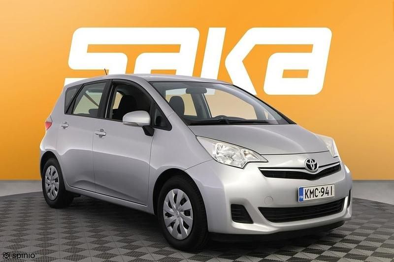 Käytetty 2013 Toyota Verso-S Sol Tila-auto | 6 690 € (Hyvä tarjous) - Kuva 1/3