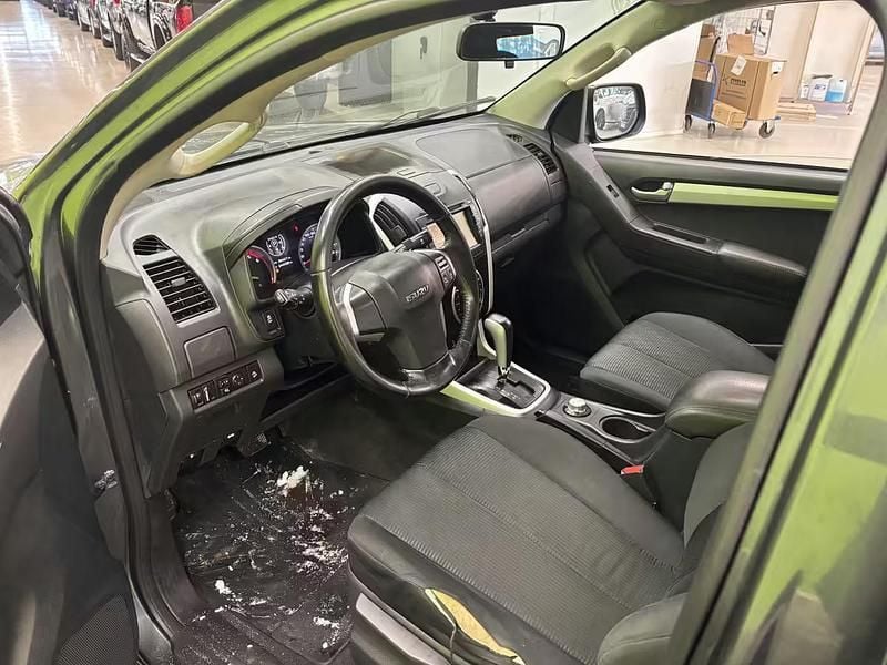 Käytetty Isuzu D-Max 163 HP (119 kW) 2018 Harmaa Nouto