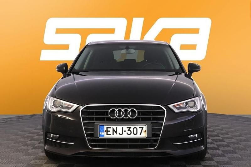 Käytetty Audi A3 Sportback Business 125 HP (91 kW) 2015 Viistoperä