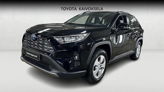 Musta Käytetty 2024 Toyota RAV4 Edition Katumaasturi | 39 990 € (Hyvä tarjous) - Kuva 1/4