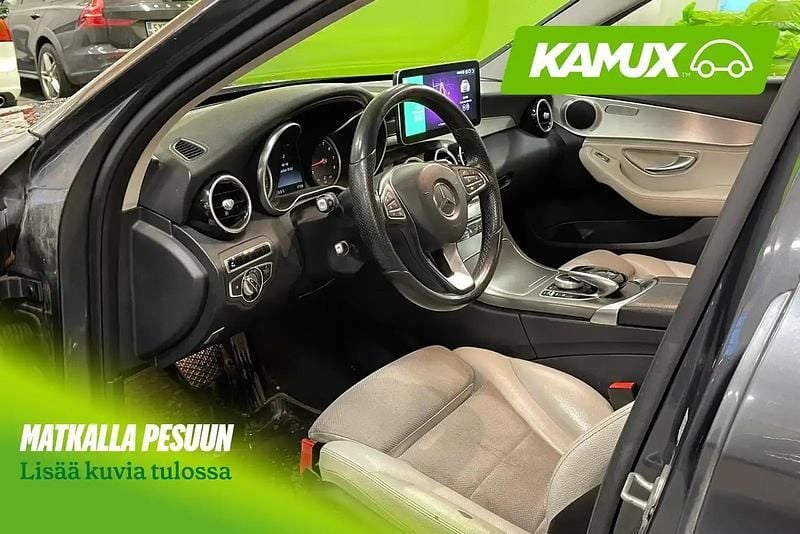 Käytetty Mercedes A200 Business 184 HP (135 kW) 2014 Hopea / harmaa Sedan