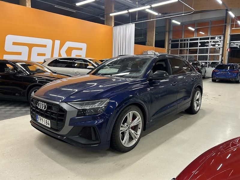 Käytetty Audi Q8 S-Line 462 HP (339 kW) 2021 Katumaasturi