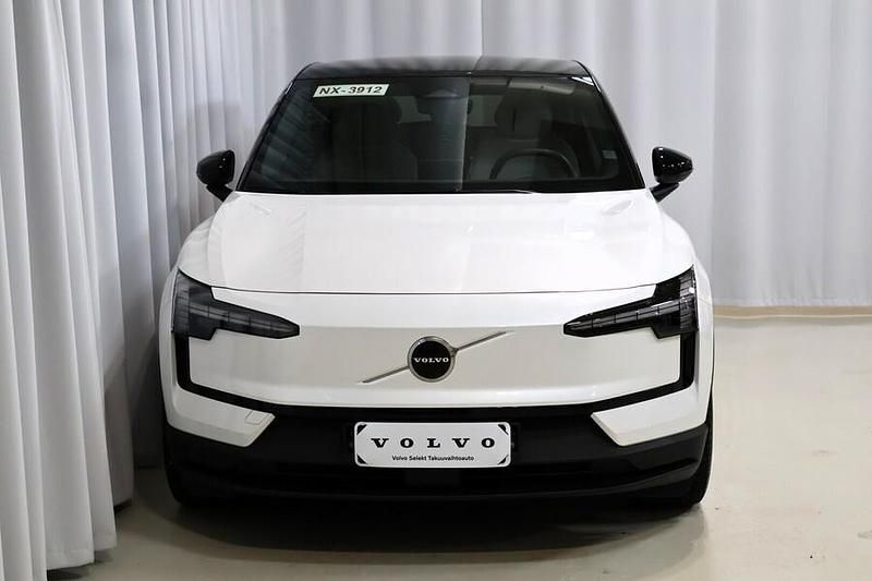 Käytetty Volvo EX30 Performance 314 kW (428 HP) 2025 Valkoinen Katumaasturi