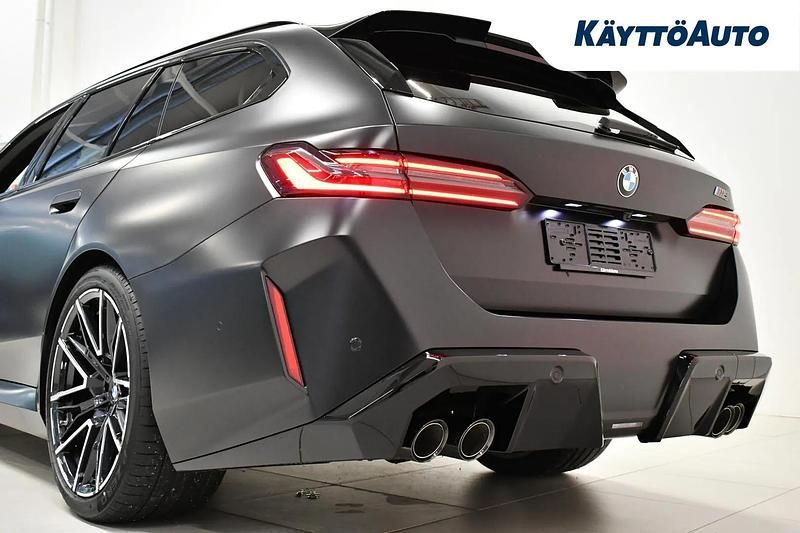 Uusi BMW M5 Comfort Edition 727 HP (534 kW) 2026 Individualfärg Farmari