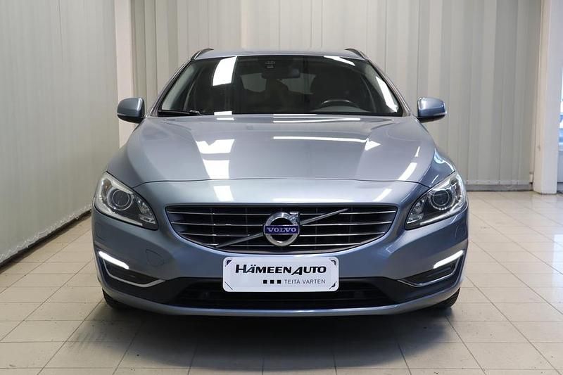Käytetty Volvo V60 Business Edition 152 HP (111 kW) 2017 Sininen Farmari