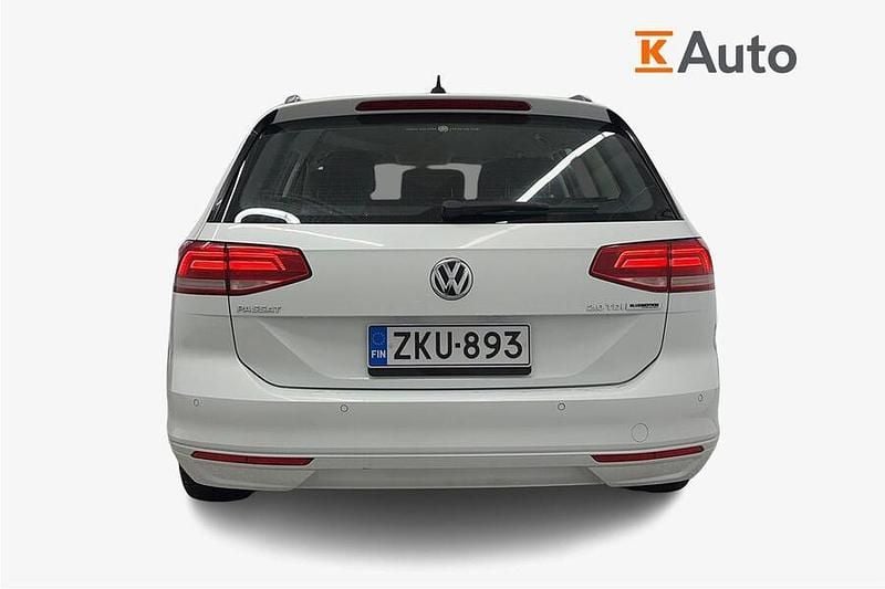 Käytetty VW Passat Comfortline 150 HP (110 kW) 2016 Valkoinen Farmari