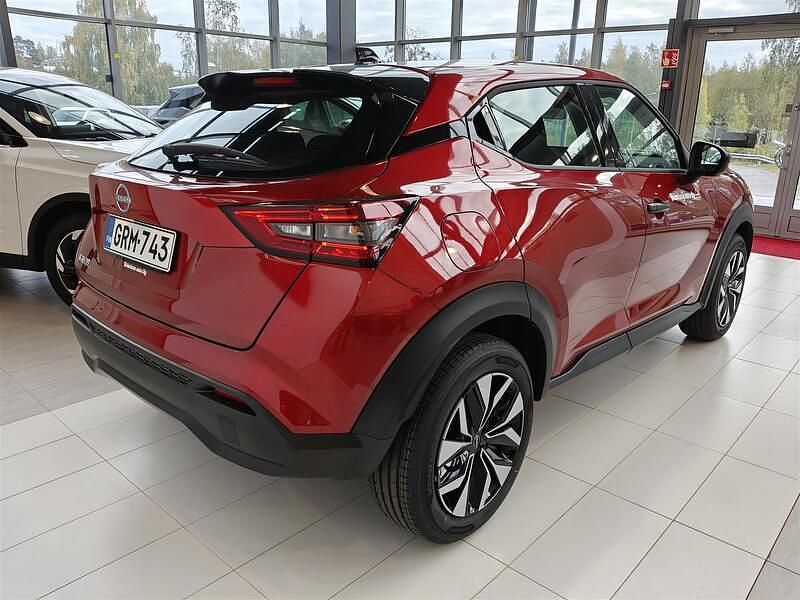Uusi Nissan Juke Acenta 114 HP (83 kW) 2025 Punainen Katumaasturi
