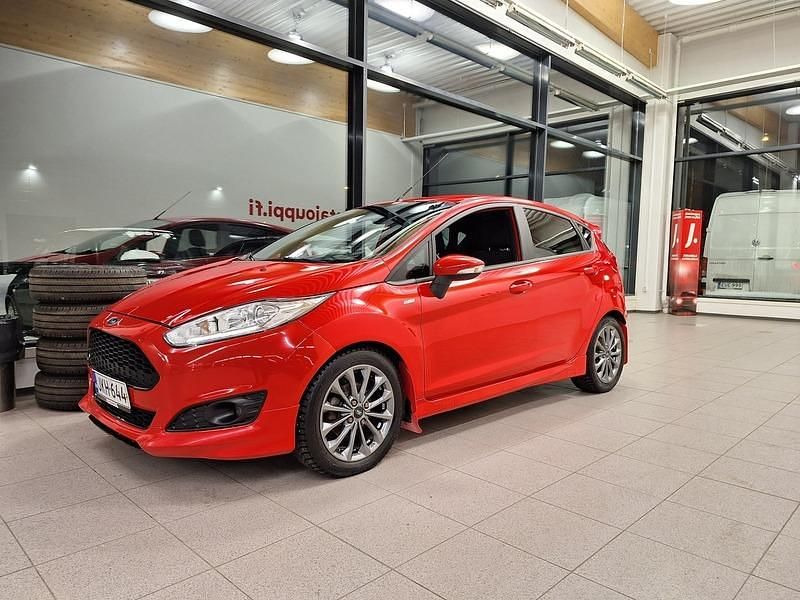 Punainen Käytetty 2017 Ford Fiesta ST-Line Viistoperä | 7 680 € (Perustarjous) - Kuva 1/4