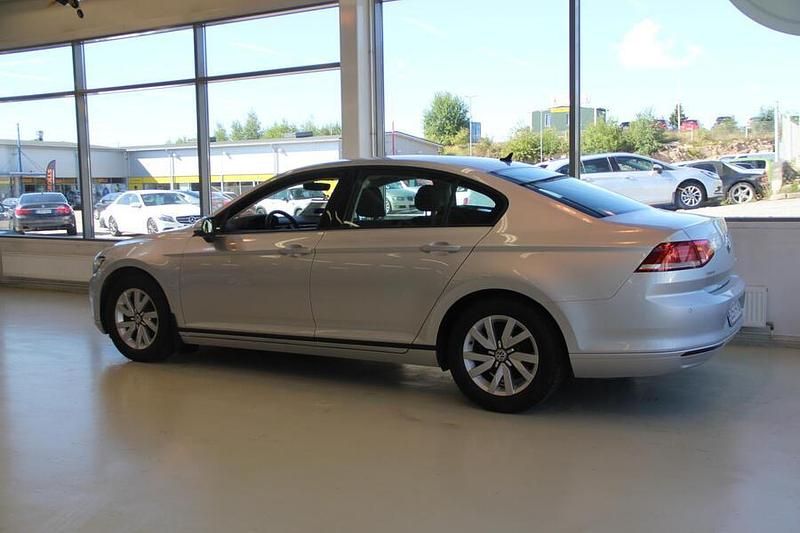Käytetty VW Passat Trendline 125 HP (91 kW) 2015 Hopea Sedan
