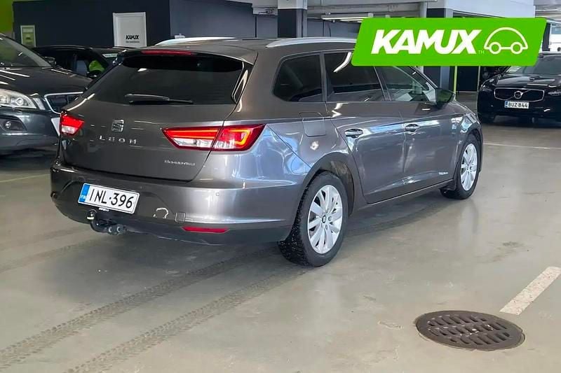 Käytetty Seat Leon ST Ecomotive 116 HP (85 kW) 2016 Hopea / harmaa Farmari