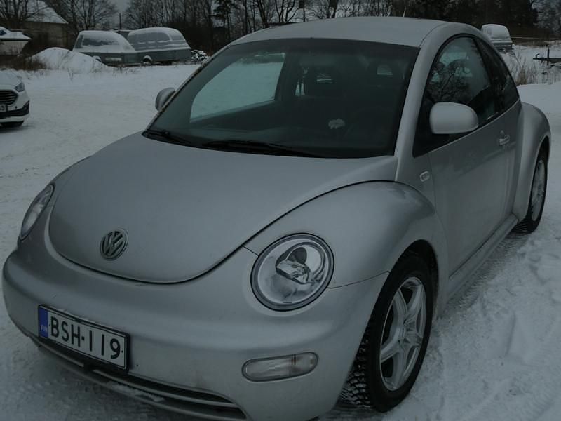 Käytetty VW New Beetle 116 HP (85 kW) 2000 Harmaa Viistoperä