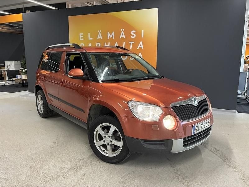 Käytetty Skoda Yeti Adventure 105 HP (77 kW) 2011 Katumaasturi