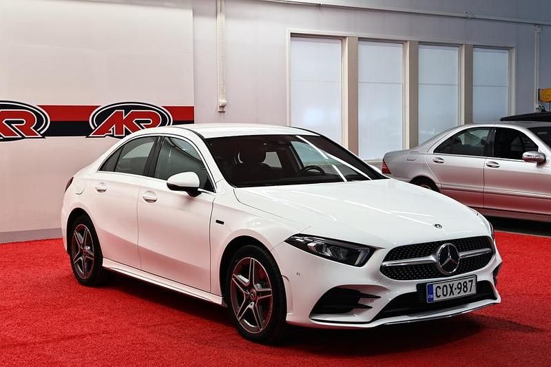Käytetty Mercedes A250 Business 160 HP (117 kW) 2020 Valkoinen Sedan