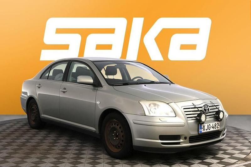 Käytetty Toyota Avensis 110 HP (80 kW) 2005 Sedan