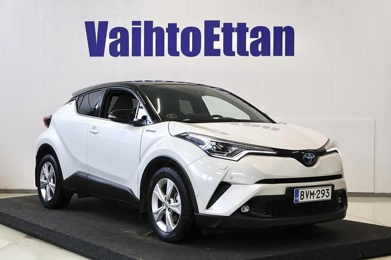 Käytetty Toyota C-HR Style 122 HP (89 kW) 2018 Valkoinen Katumaasturi