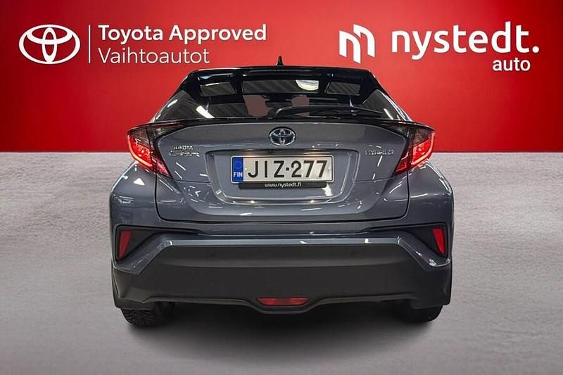 Käytetty Toyota C-HR Edition 122 HP (89 kW) 2022 Harmaa Katumaasturi
