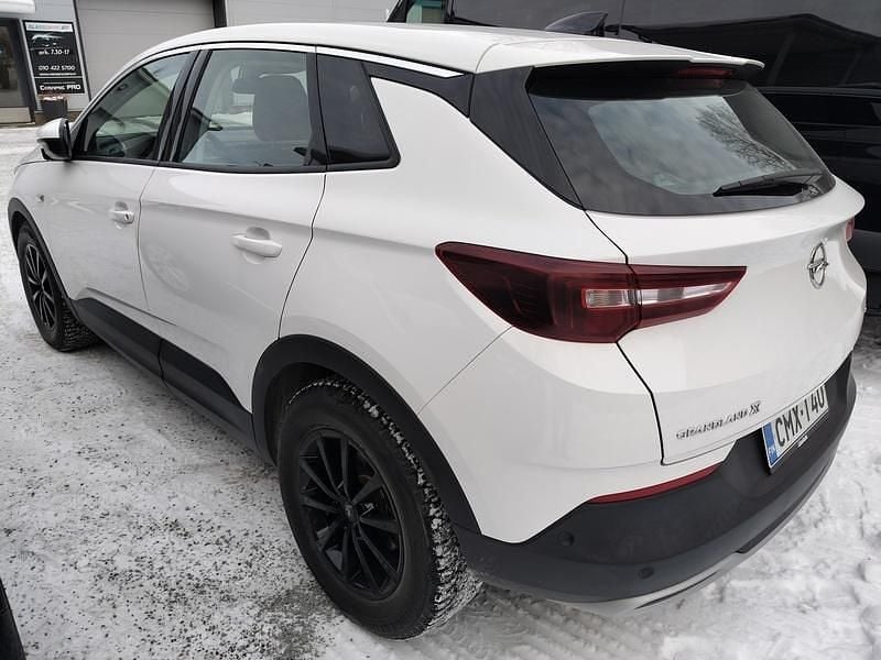Käytetty Opel Grandland X Innovation 181 HP (133 kW) 2020 Katumaasturi