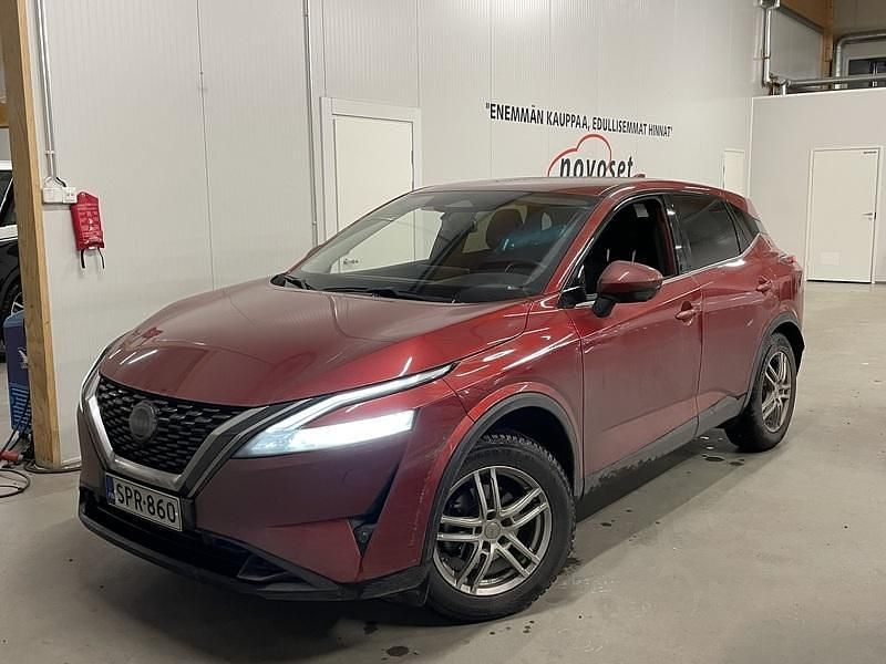 Punainen Käytetty 2024 Nissan Qashqai N-Connecta Katumaasturi | 30 770 € (Hieman kallis) - Kuva 1/4