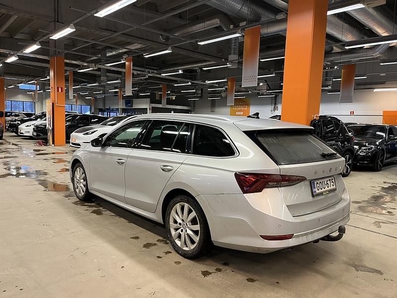 Käytetty Skoda Octavia Style 204 HP (150 kW) 2021 Farmari