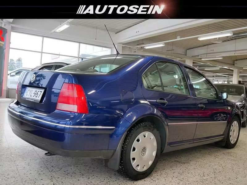 Käytetty VW Bora 143 HP (105 kW) 2005 Sininen Sedan