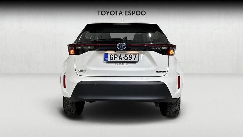 Käytetty Toyota Yaris Cross Active 116 HP (85 kW) 2022 Valkoinen Katumaasturi