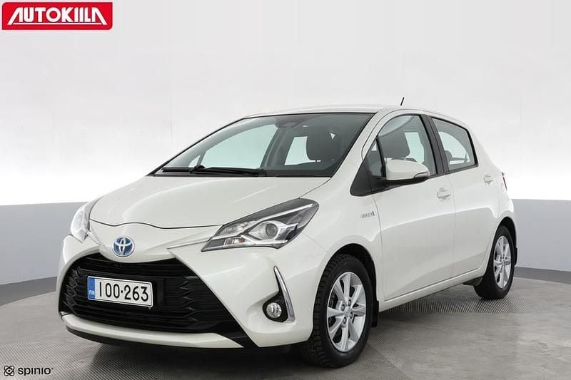 Käytetty Toyota Yaris Hybrid Active 73 HP (53 kW) 2019 Valkoinen Viistoperä